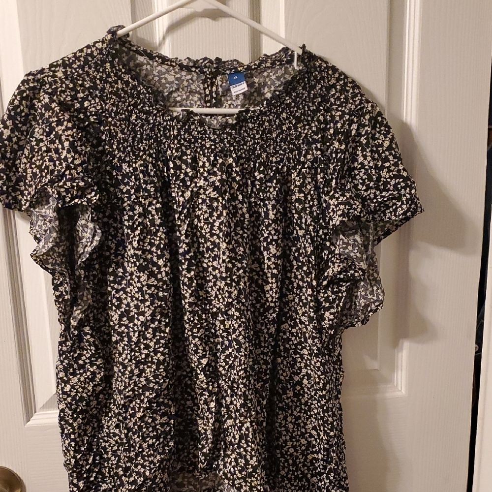 Floral Black and White Women's Top